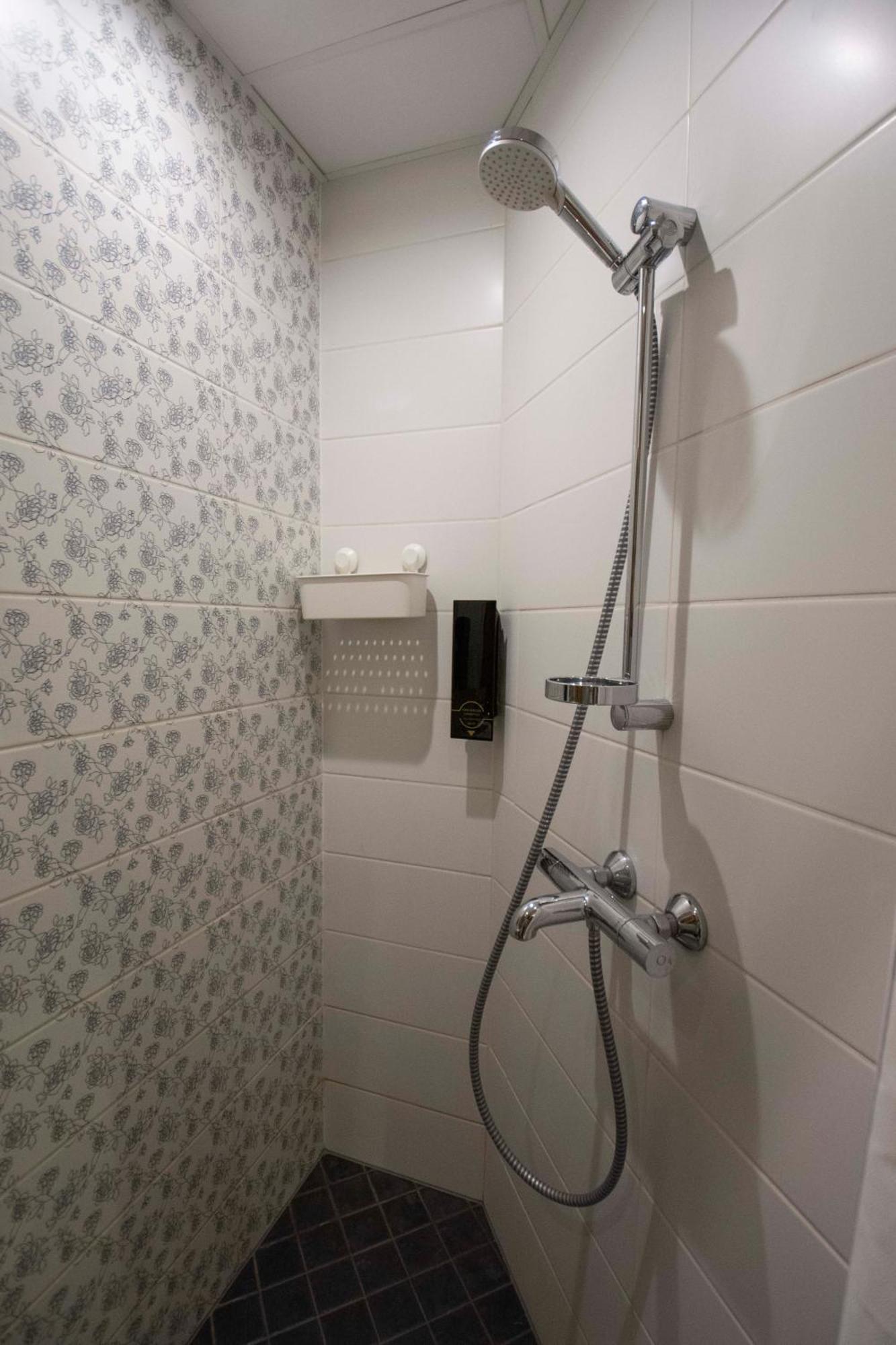 Karlovaidyll 7 - Homey Apartment With Free Parking! ตาร์ตู ภายนอก รูปภาพ